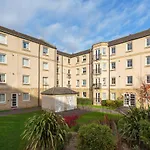 Stylish 2 Bedroom Apartment In Edinburgh